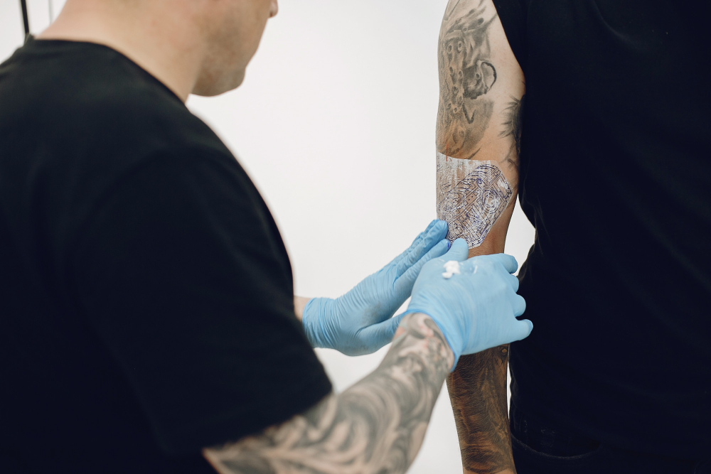 A Guide to Tattoos Over Scars and Stretch Marks